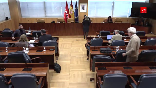 poster Sesión de la Comisión de Turismo y Deporte